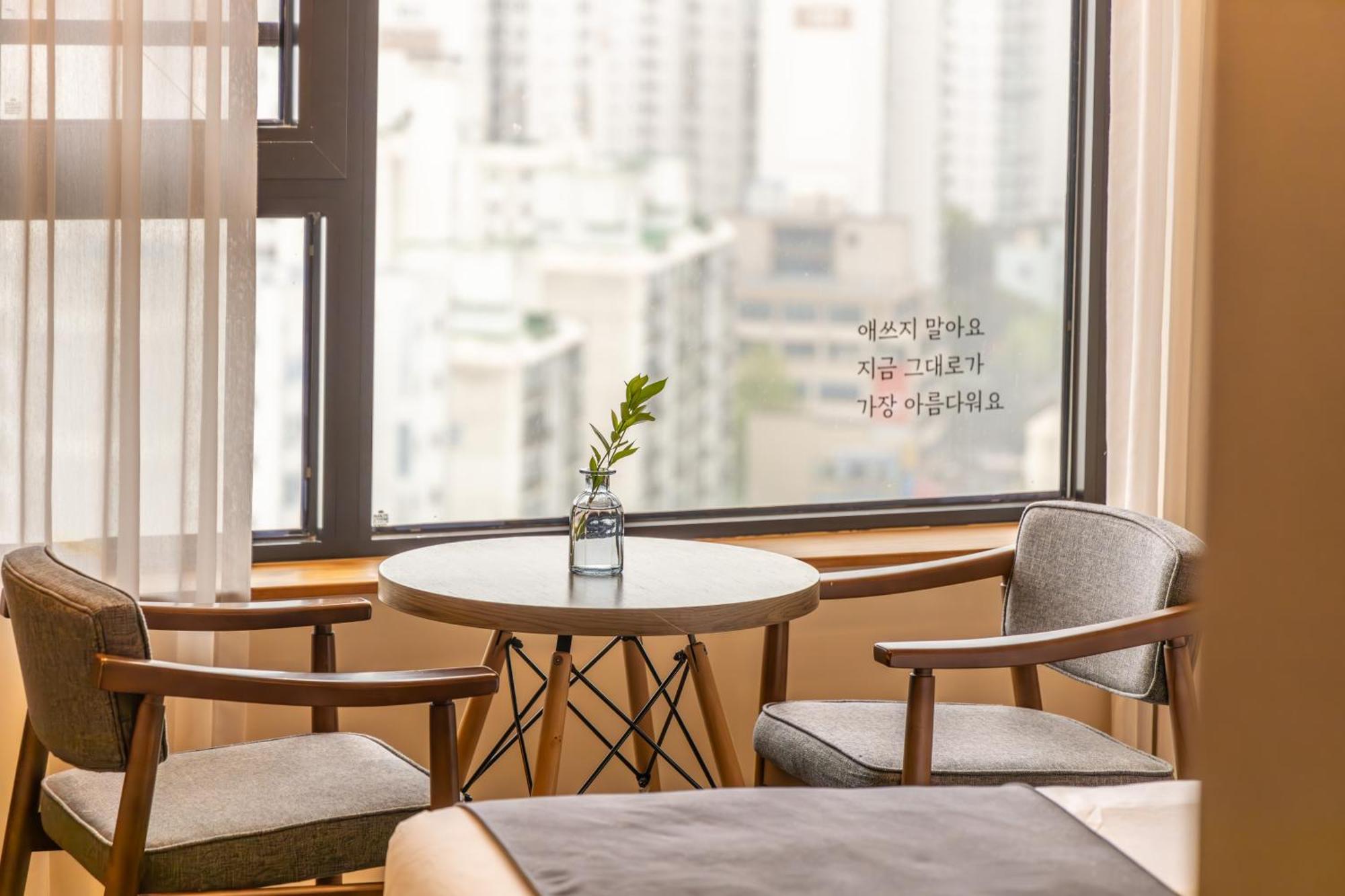 Jk Blossom Hotel Seoul Bagian luar foto